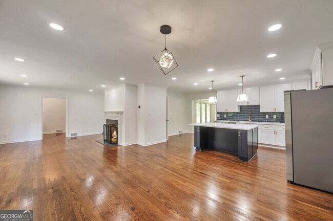 Building Photo - 1332 Willis Mill Rd SW