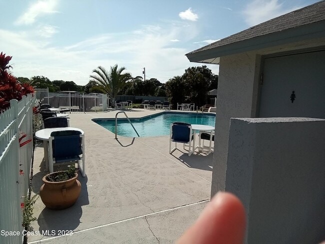 Building Photo - 310 Sherwood Pl