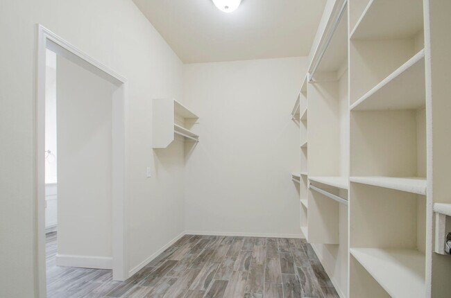 Building Photo - 12537 S 75th E Ave