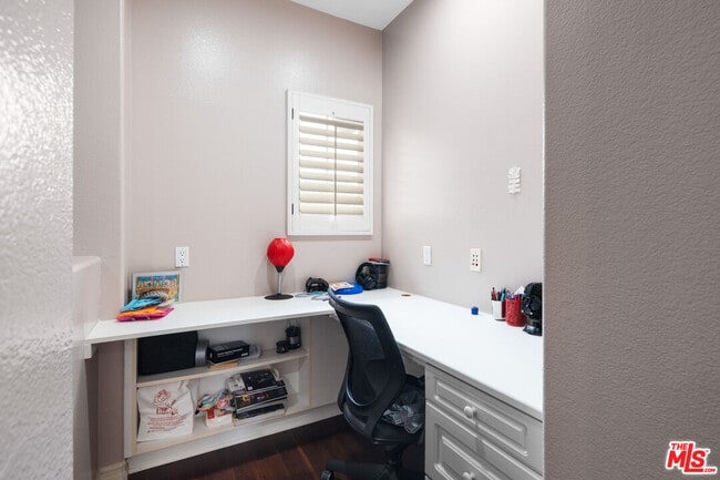 Building Photo - 996 N Antonio Cir