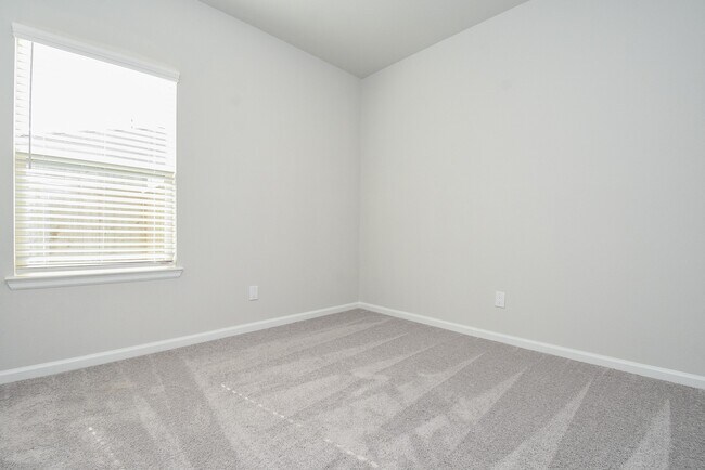 Building Photo - 16493 Moss Ln