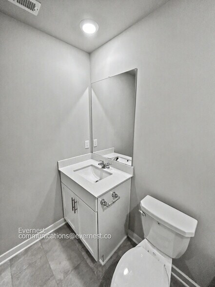 Building Photo - 710 Mickelson Way