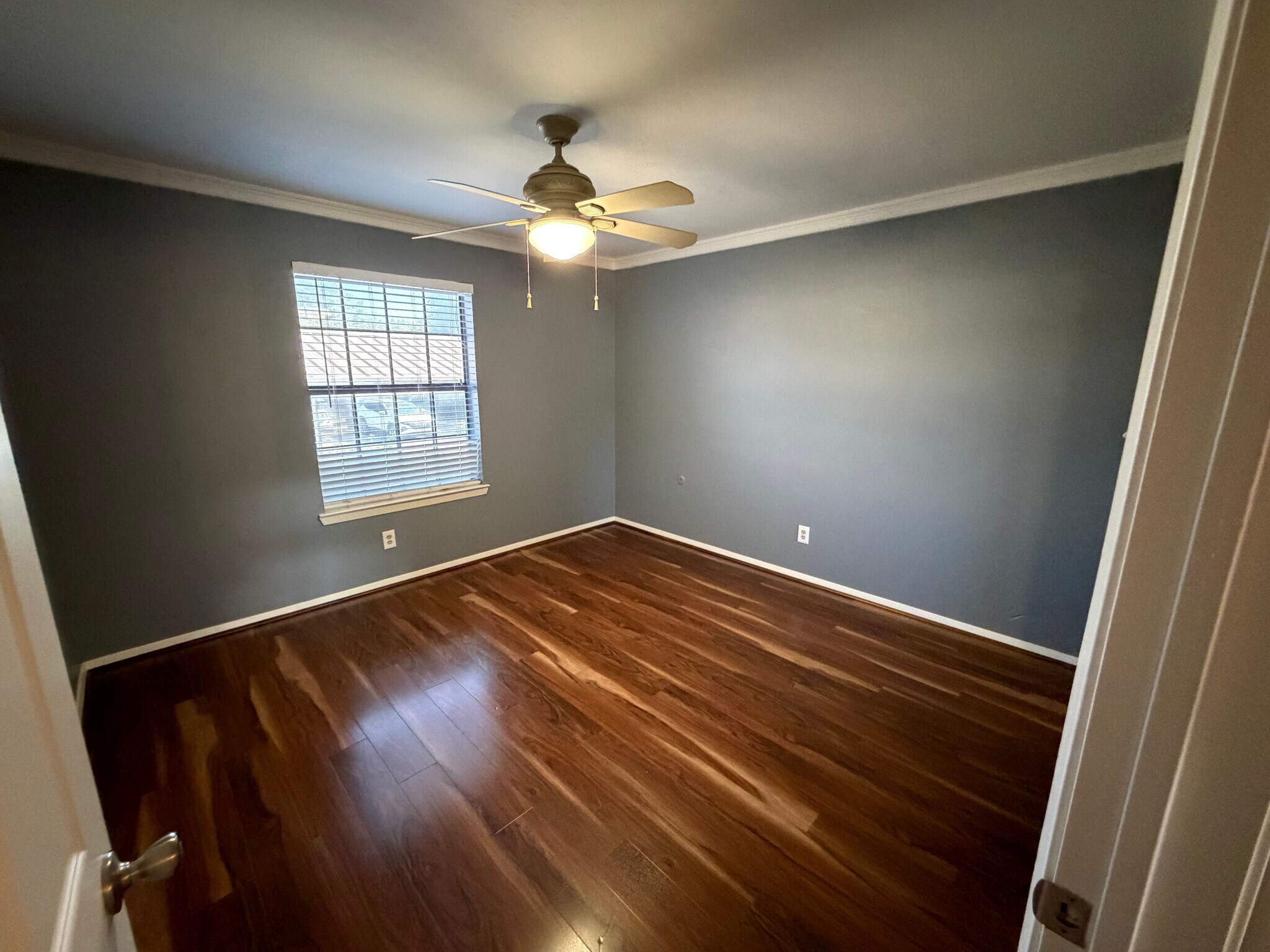 Building Photo - Room in Condo on Wedglea Dr