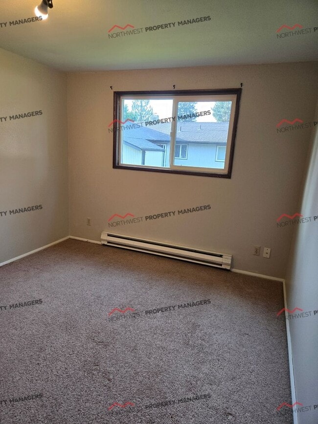 Building Photo - R40B