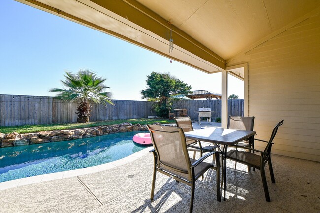 Building Photo - 9107 Fernwillow Dr