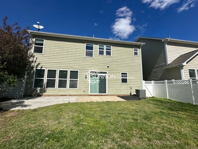 Building Photo - 4 Bedroom 2.5 Bathroom in Indian Trail