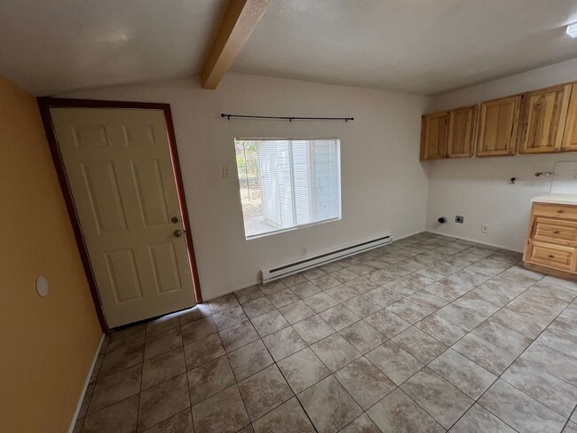 Building Photo - 412 NW Manzanita Ave