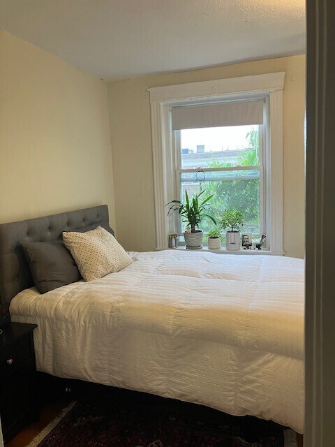 Building Photo - 3 Captain Parker Arms