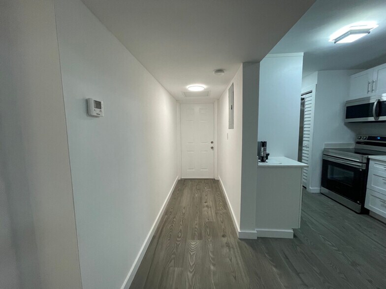 Building Photo - 7800 S Colony Cir