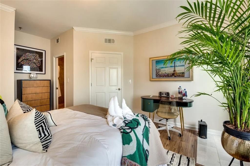 Building Photo - 2161 Peachtree Rd