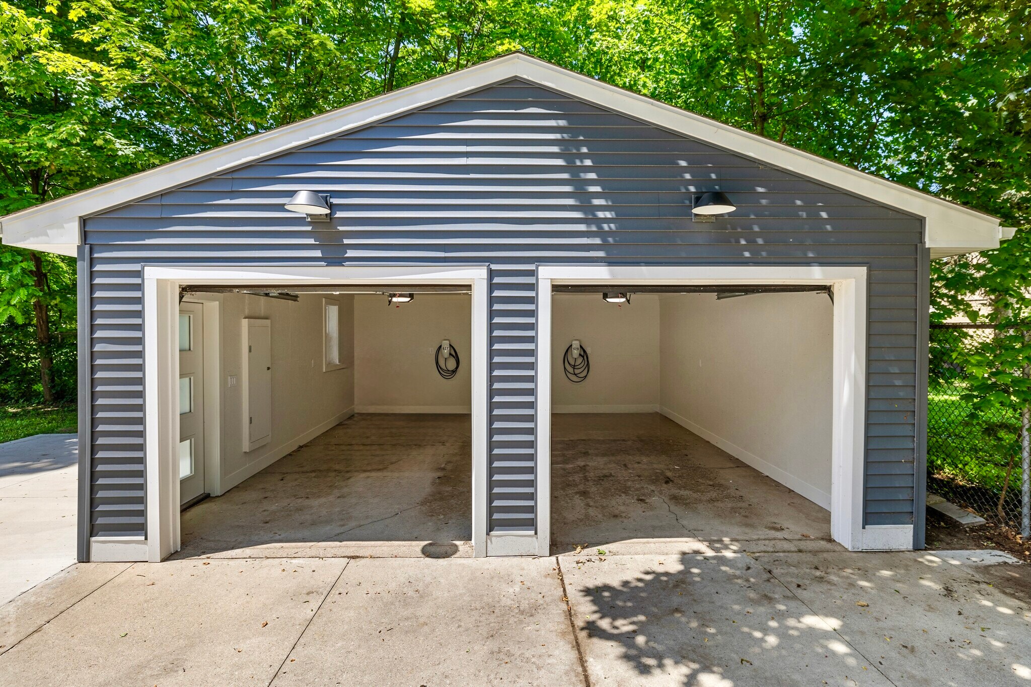 Building Photo - 629 Brooks St