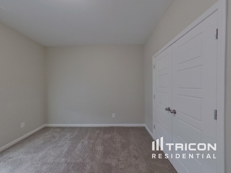 Building Photo - 814 Ellyson Dr