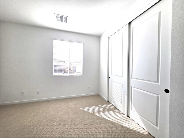 Building Photo - 10113 Sequoia Fls Pl