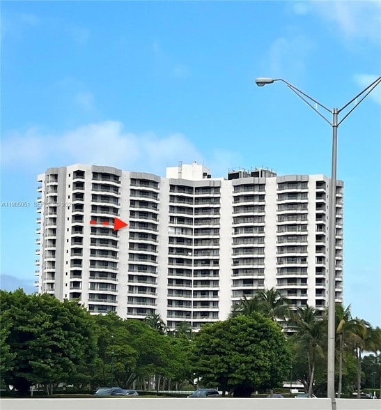 Building Photo - 3300 NE 191st St