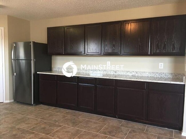 Building Photo - 3563 Saguaro Dr