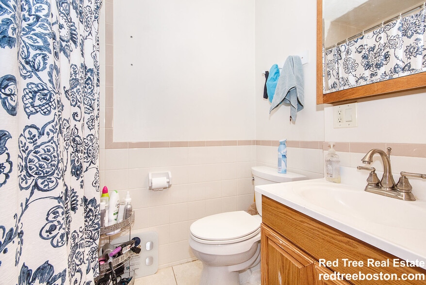 Building Photo - 65 Anderson St