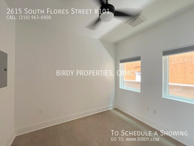 Building Photo - 2615 S Flores St