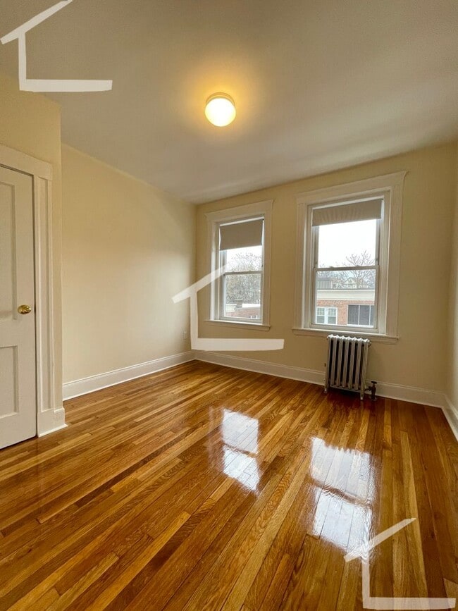 Building Photo - No Brokers Fee, No Security Deposit, Heat, Hot Water Included, Laundry on a Site