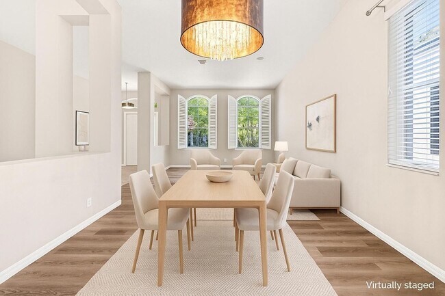 Building Photo - 1366 Crossbill Ct