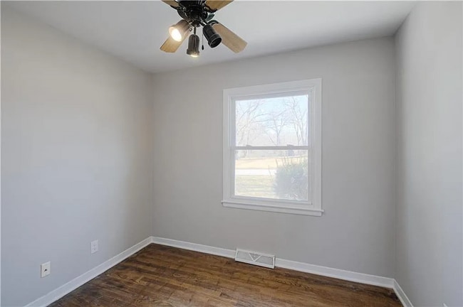 Building Photo - COMING SOON! 3 Bedrooms 2 Bathrooms $1,550