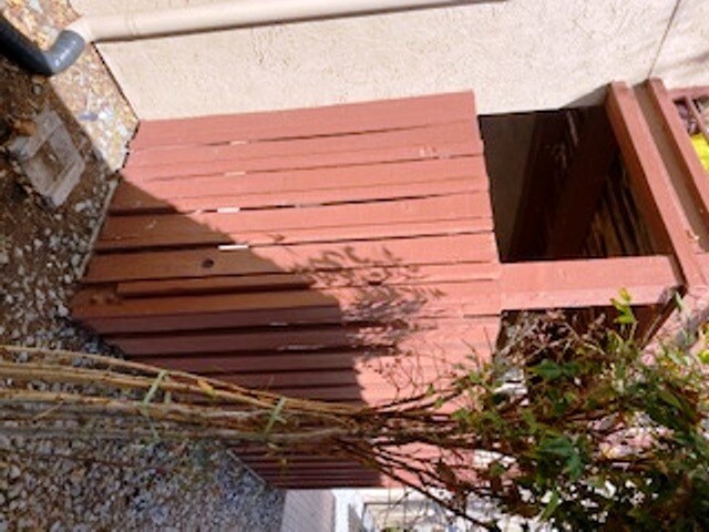 Outdoor Patio Fence - 2955 Lakeside Dr
