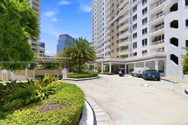 Building Photo - 801 Brickell Key Blvd