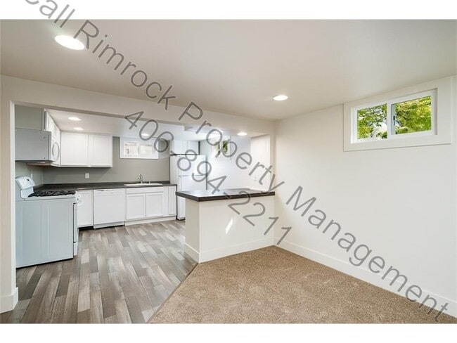 Building Photo - 3329 Poly Dr