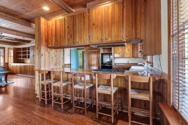 Building Photo - Private, Low Country Residence for Rent!