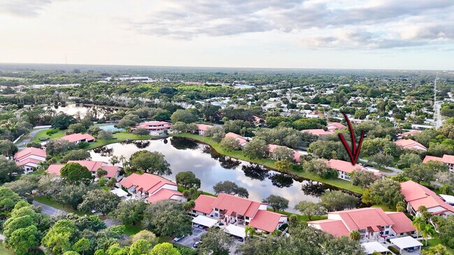 Building Photo - 6040 SE Martinique Dr