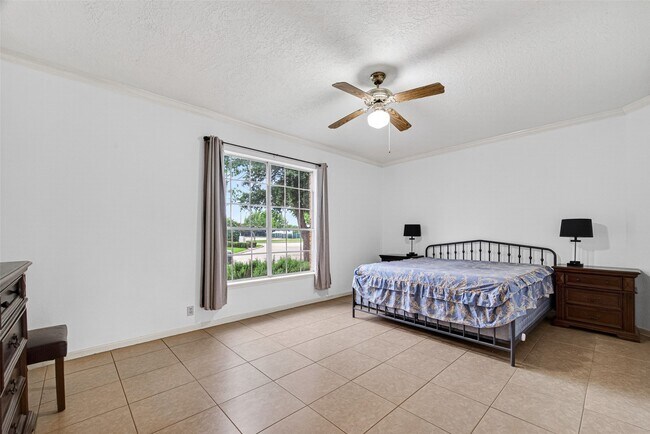 Building Photo - 811 Colony Glen Ct
