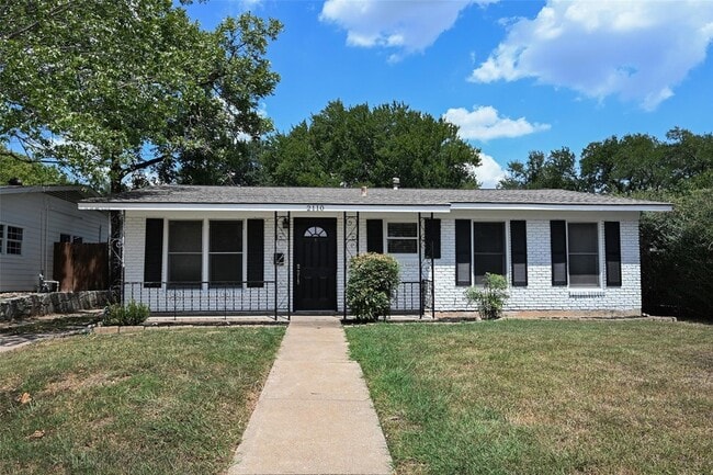Primary Photo - 2110 Westover Rd