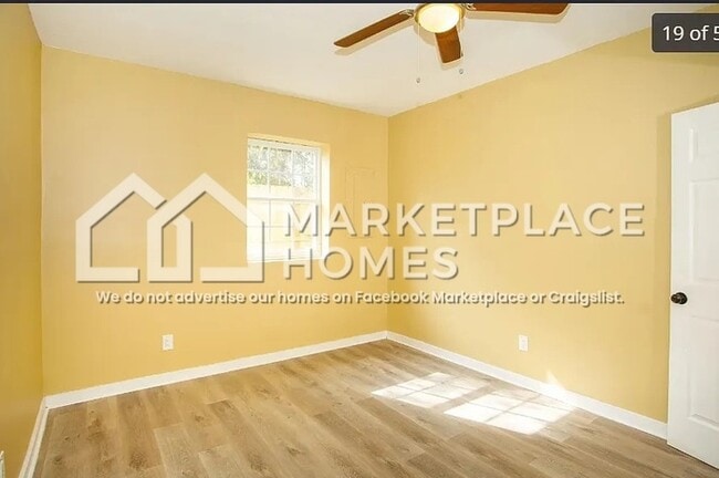 Building Photo - 955 Putnam St