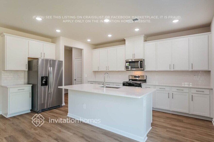 Building Photo - 559 White Birch Ln