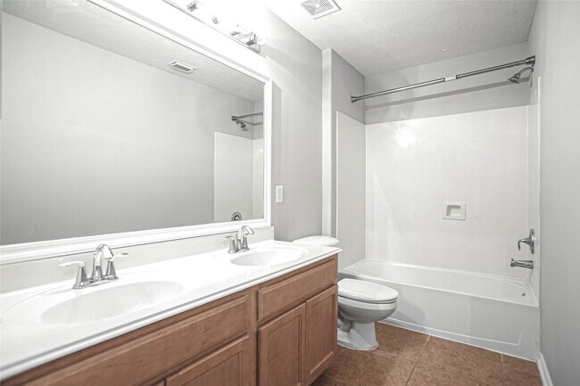 Building Photo - 43 W Spindle Tree Cir