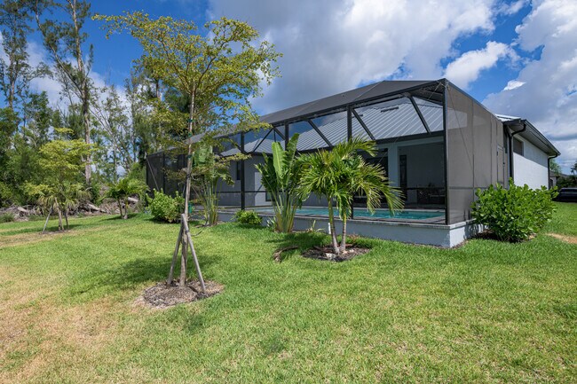 Building Photo - 3432 SW 8th St