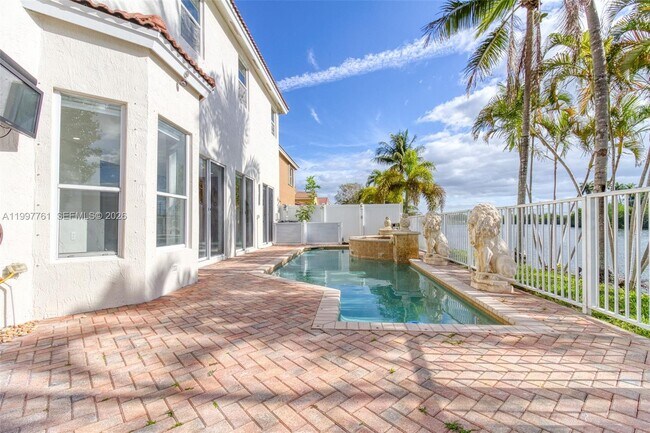 Building Photo - 5363 SW 38th Ave