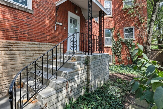 Building Photo - 935 Judson Ave