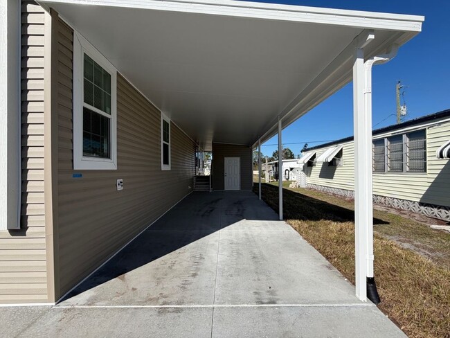 Building Photo - 47 6th St W