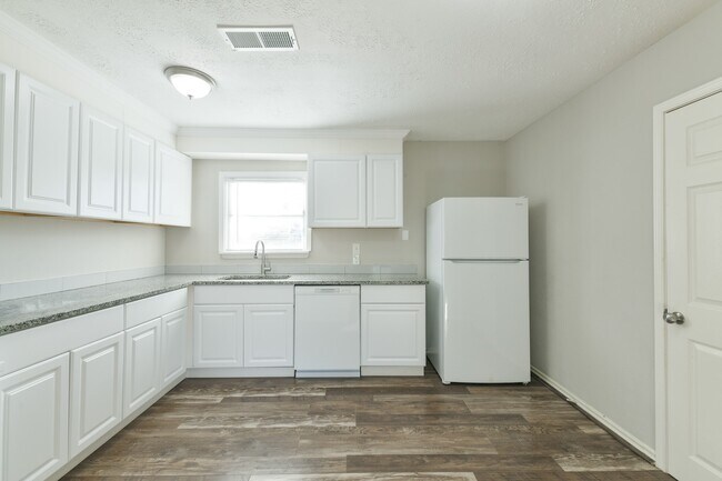 Building Photo - 1206 Houston Ave