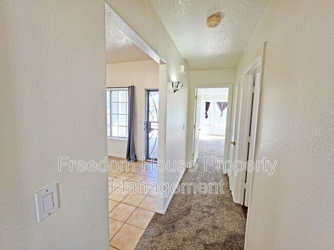 Building Photo - 2250 S Ambush St