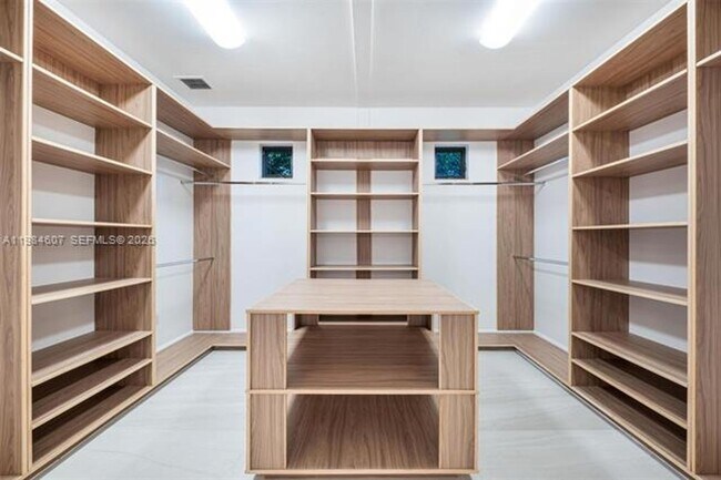 Building Photo - 6220 SW 123rd Terrace