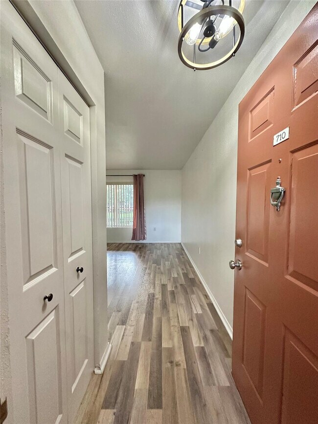 Building Photo - 2371 NW 33rd St