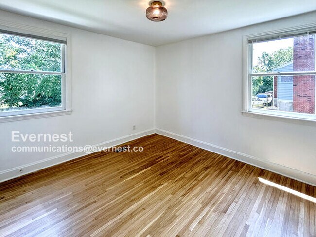 Building Photo - 1707 Porter Rd