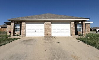 Building Photo - 509 Primrose Dr