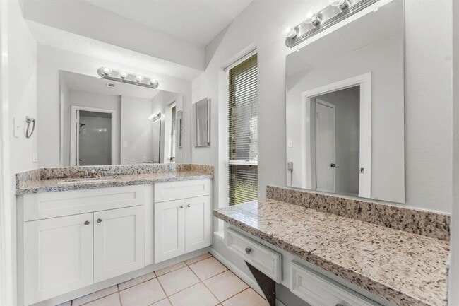 Building Photo - 16970 Mockingbird Ct