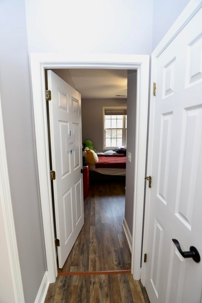 Building Photo - 1855 Beachforest Way