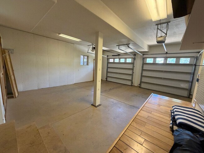 Building Photo - 3203 W 7th Ave