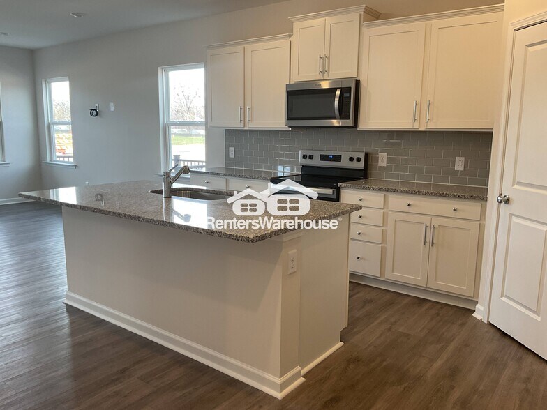 Building Photo - 3636 Pamlico St