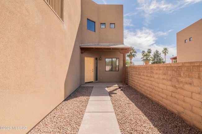 Building Photo - 853 W Calle Estrella De Noche