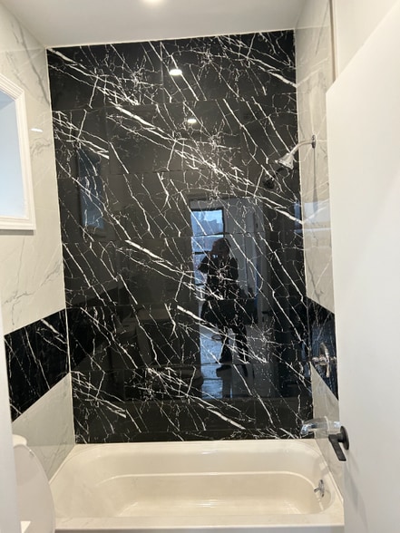 Building Photo - 98 Garside St